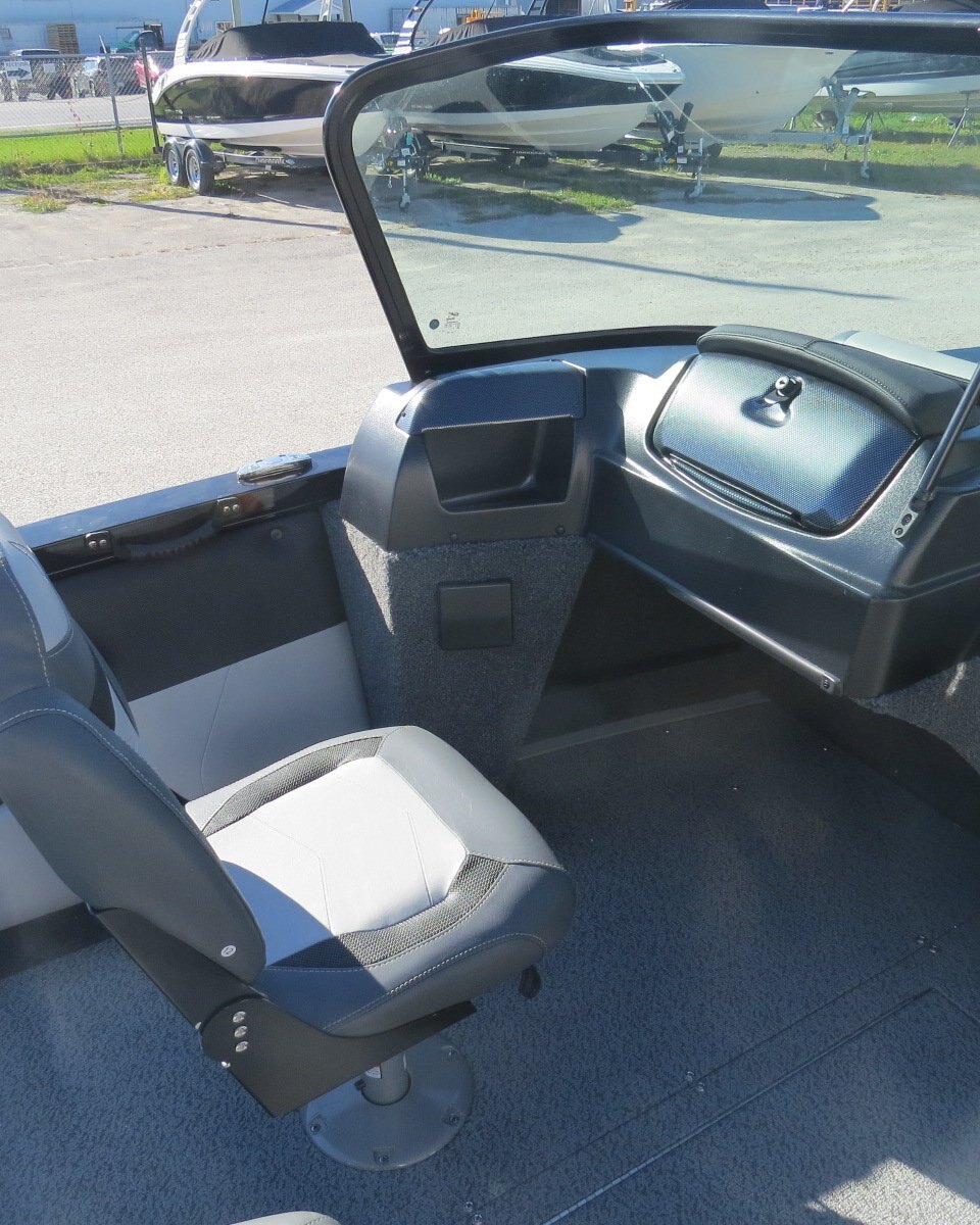 2025 LOWE BOATS FISH & SKI 1700