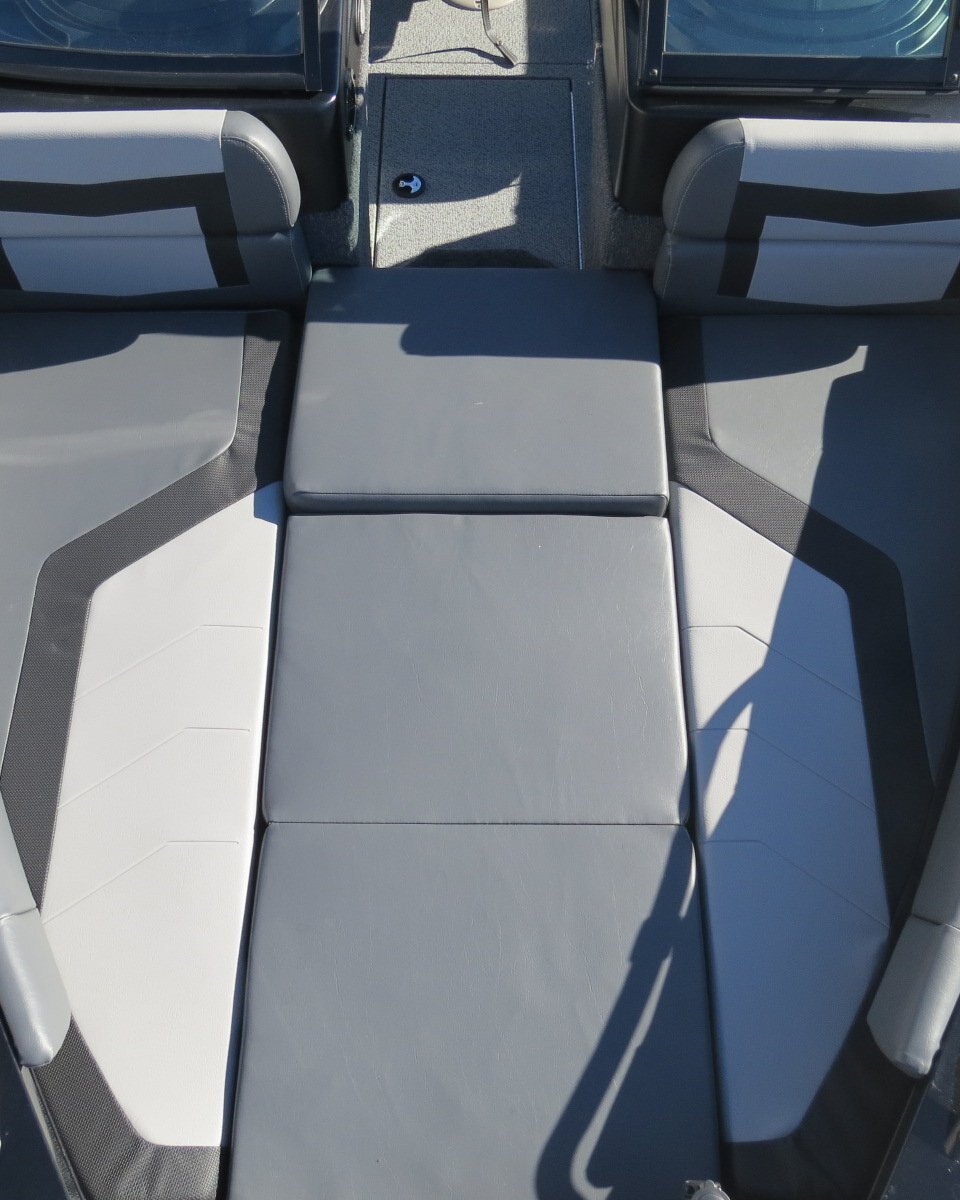 2025 LOWE BOATS FISH & SKI 1700