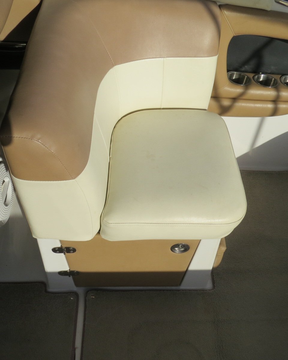 2009 Four Winns SL262