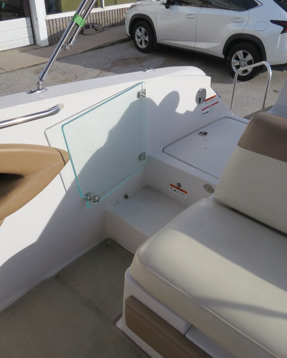 2009 Four Winns SL262