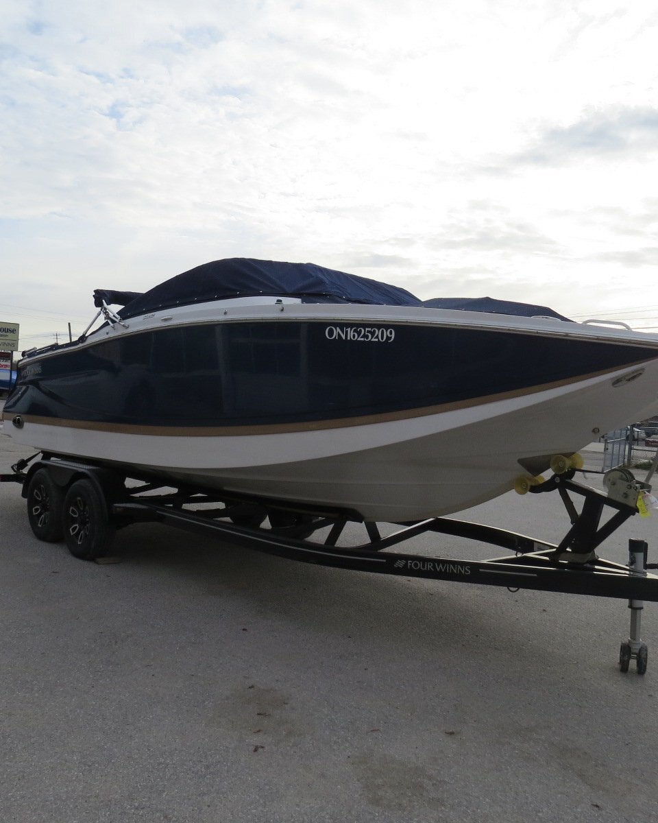 2009 Four Winns SL262