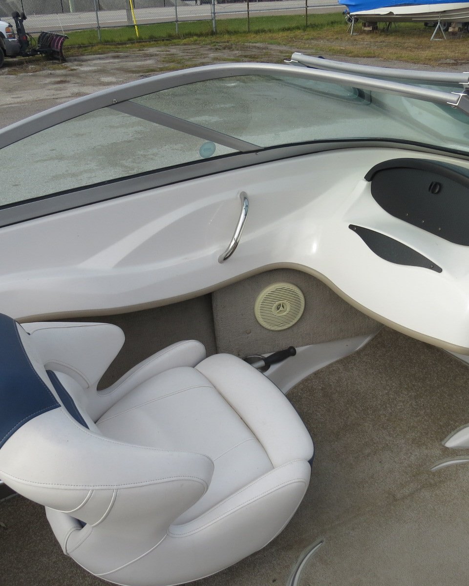 2011 Four Winns H180