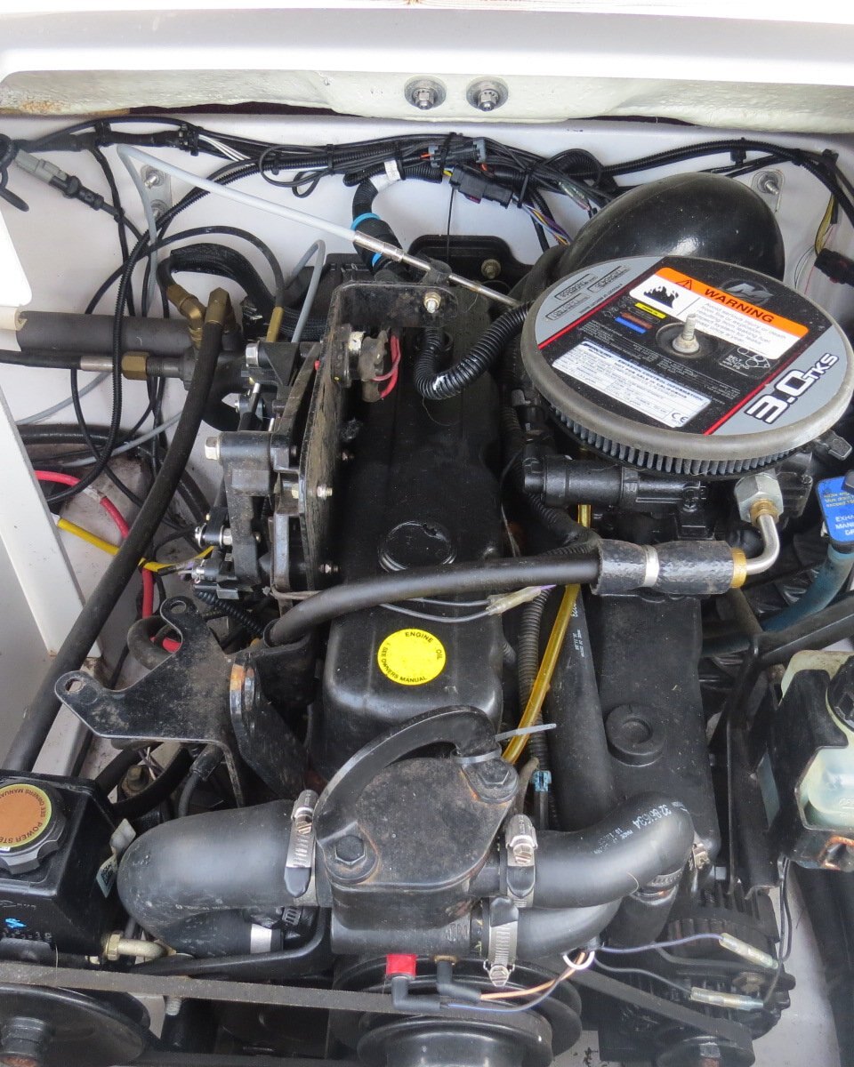 2011 Four Winns H180