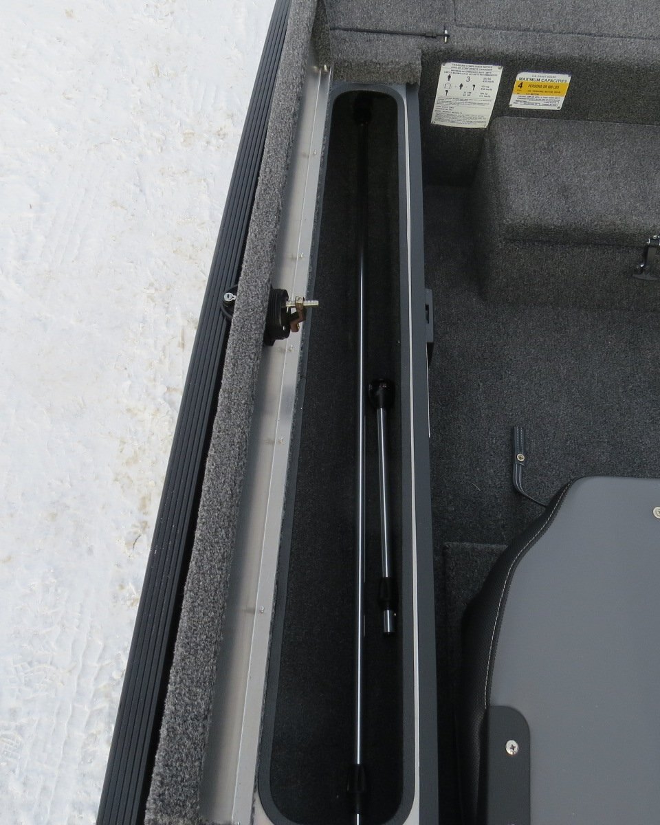 2026 LOWE BOATS SKORPION 17