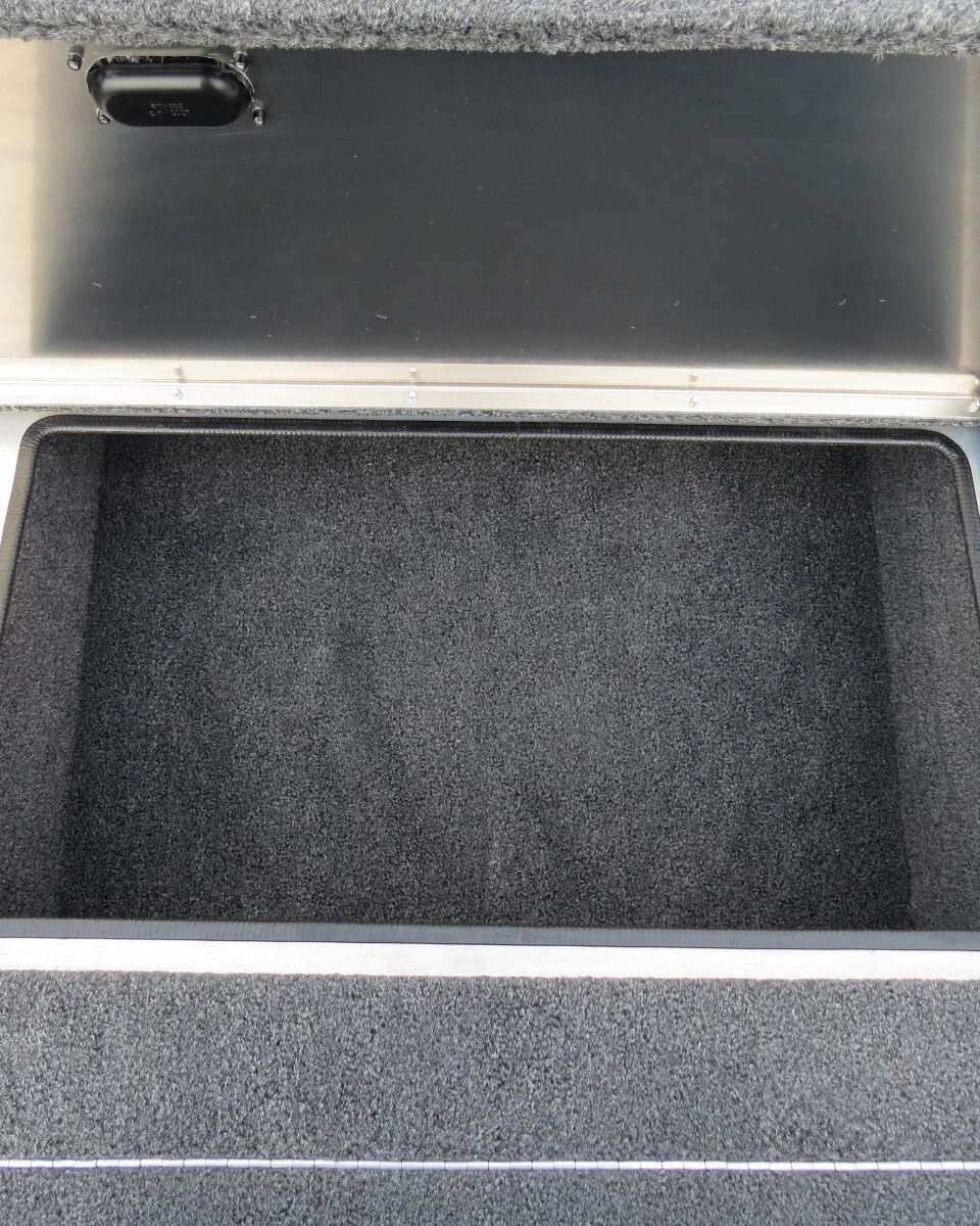 2026 LOWE BOATS SKORPION 17