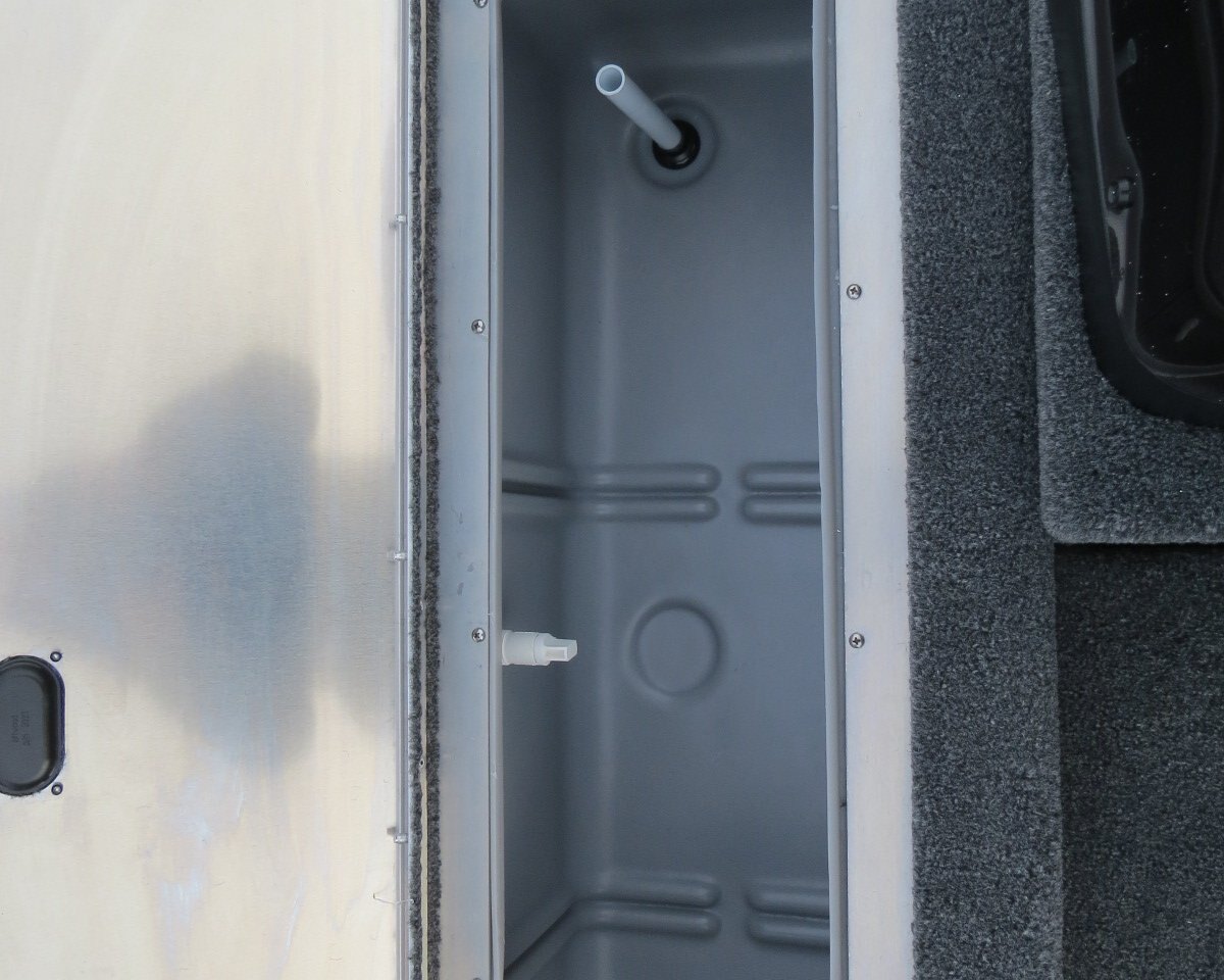 2026 LOWE BOATS SKORPION 17