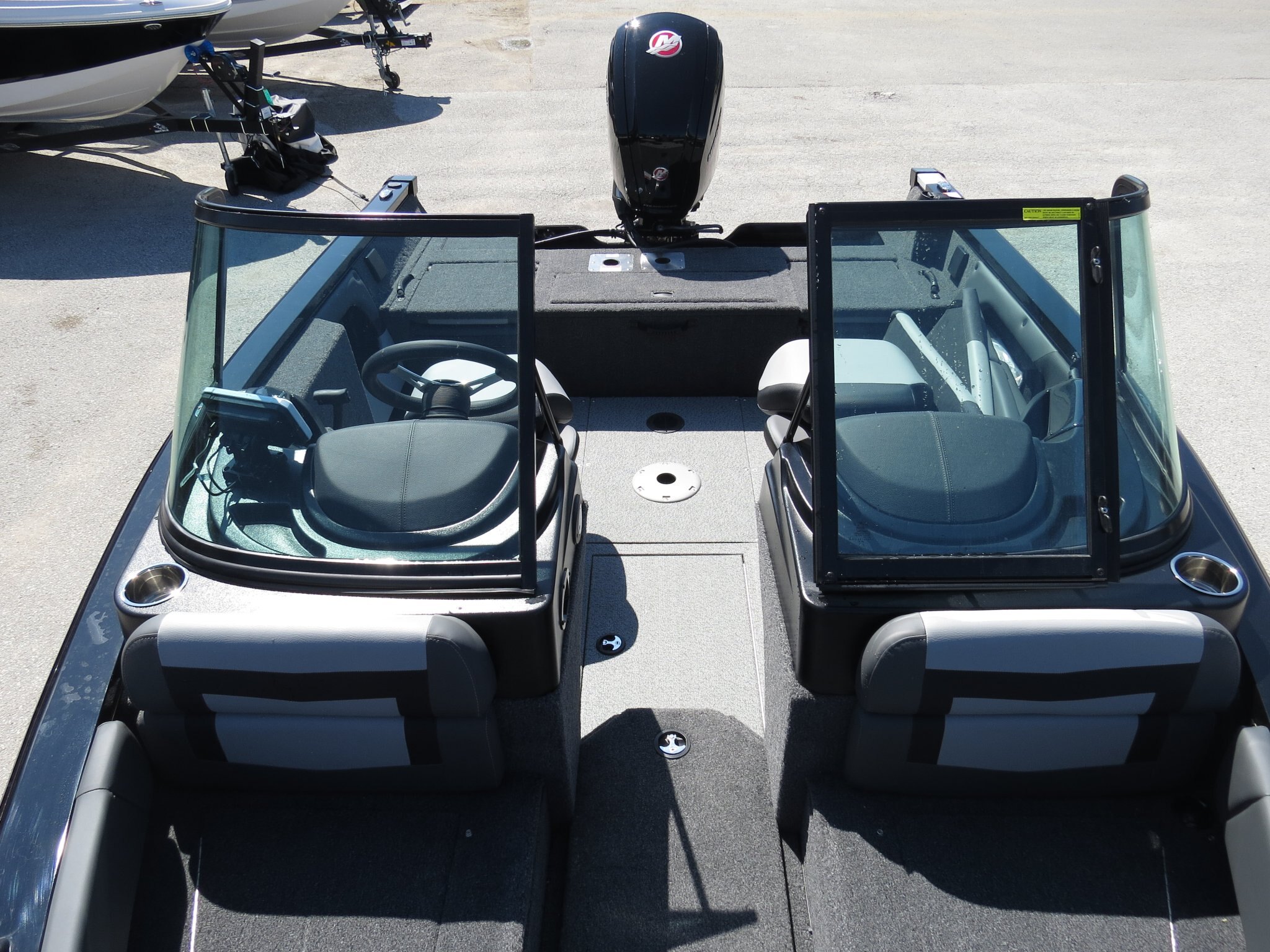 2026 LOWE BOATS FISH & SKI 17