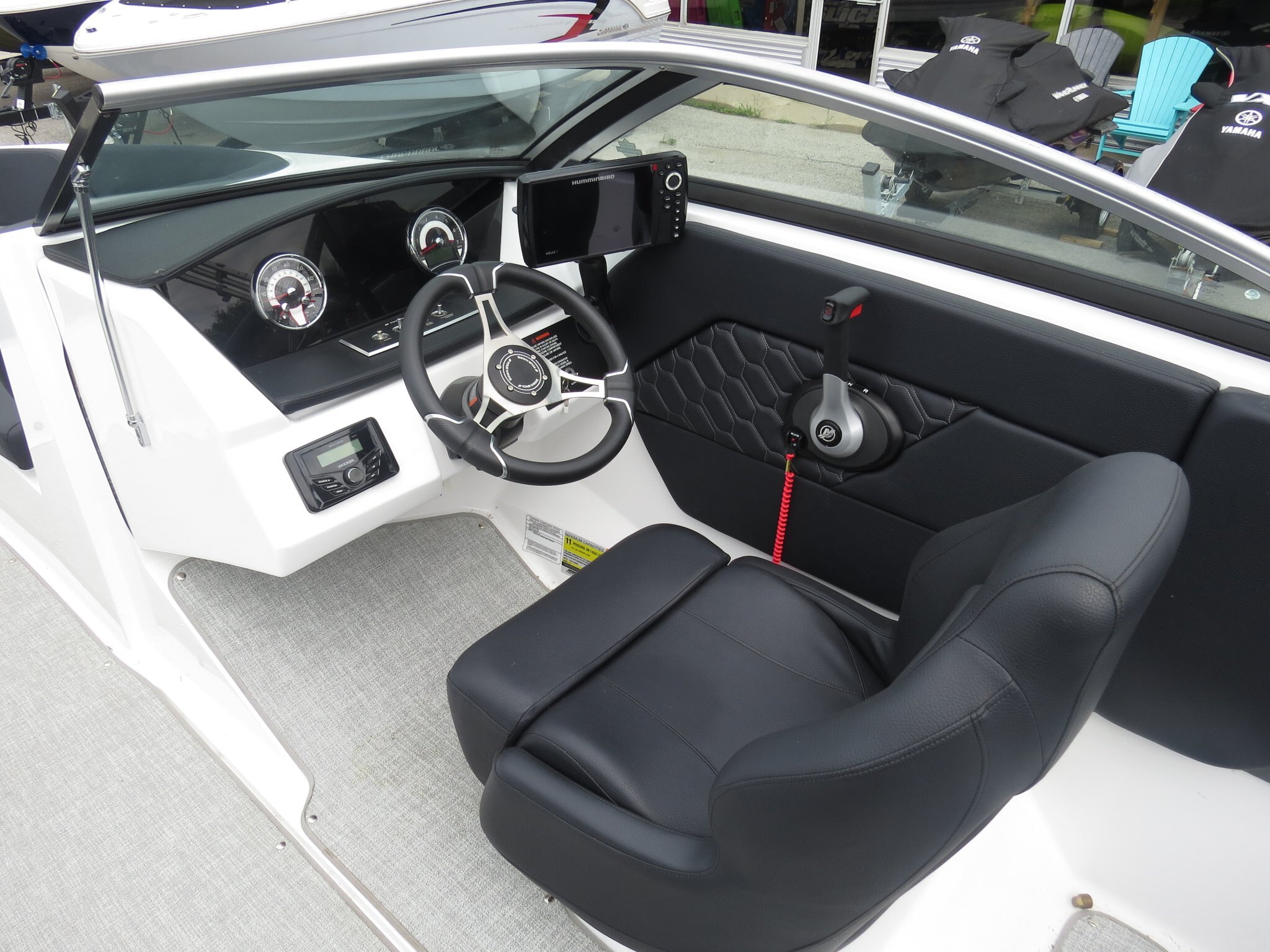 2023 FOUR WINNS H1