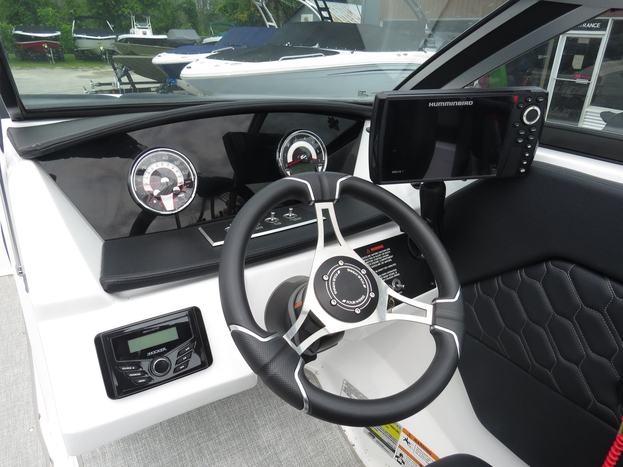 2023 FOUR WINNS H1