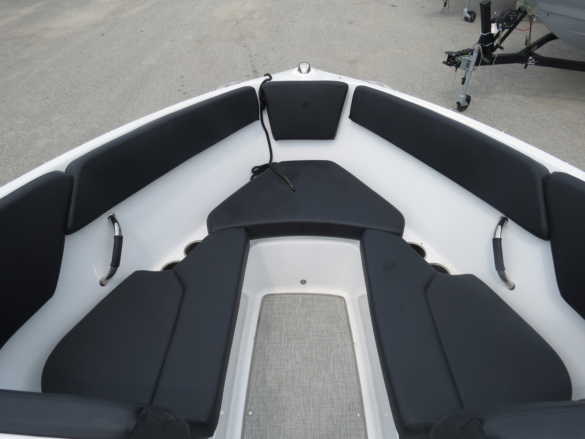 2023 FOUR WINNS H1