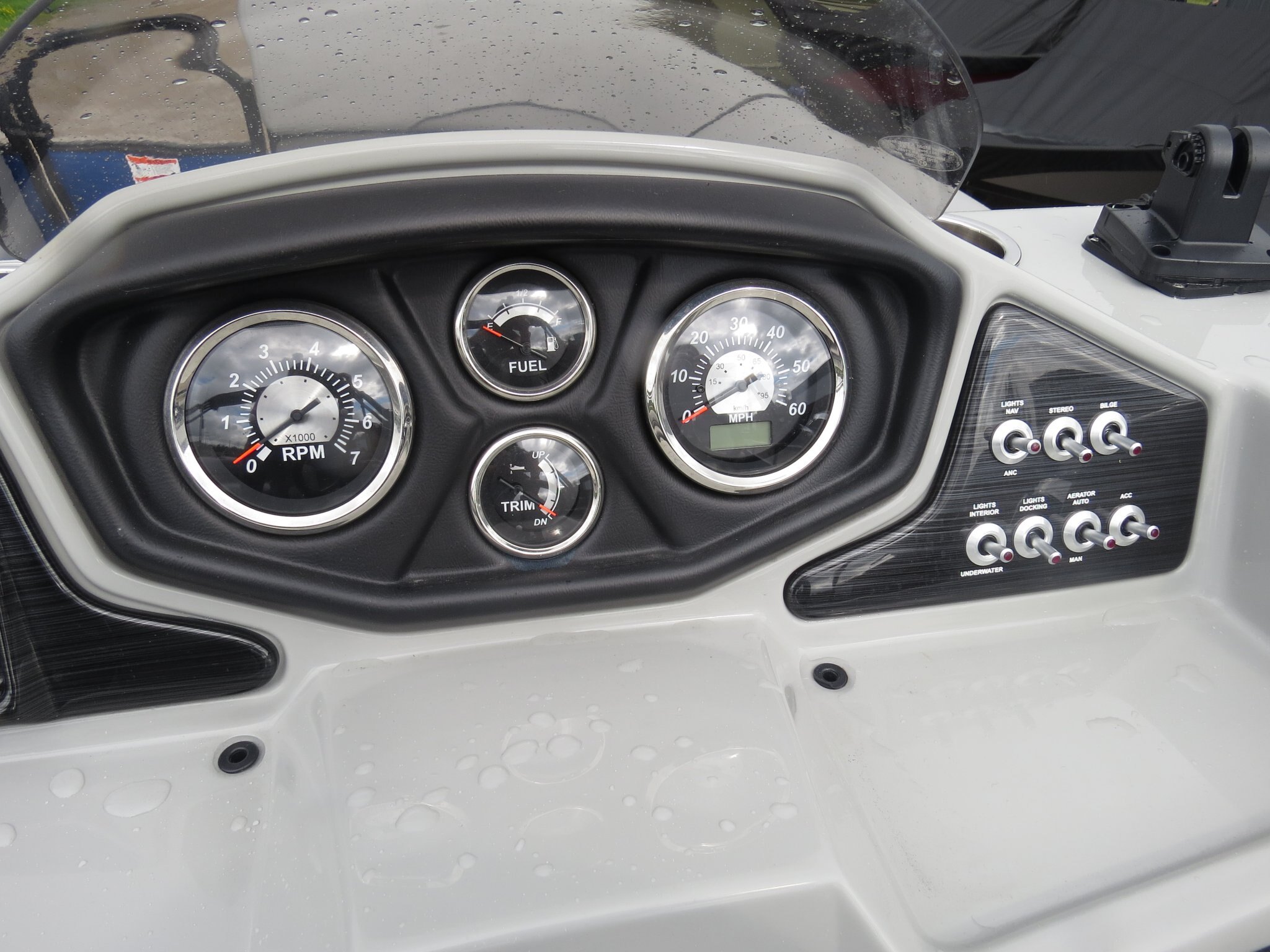 2021 LOWE SS210 V WITH MERCURY 115HP