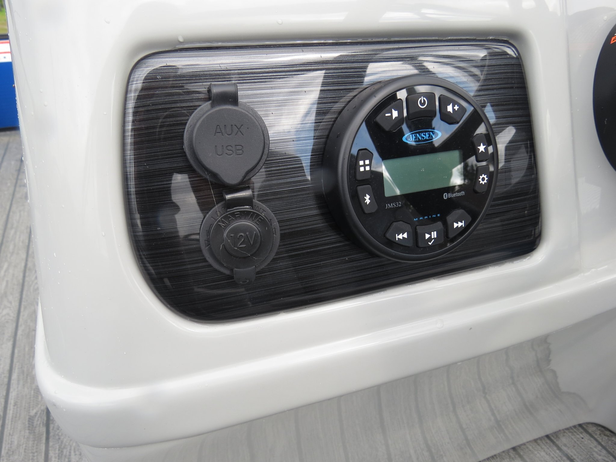2021 LOWE SS210 V WITH MERCURY 115HP