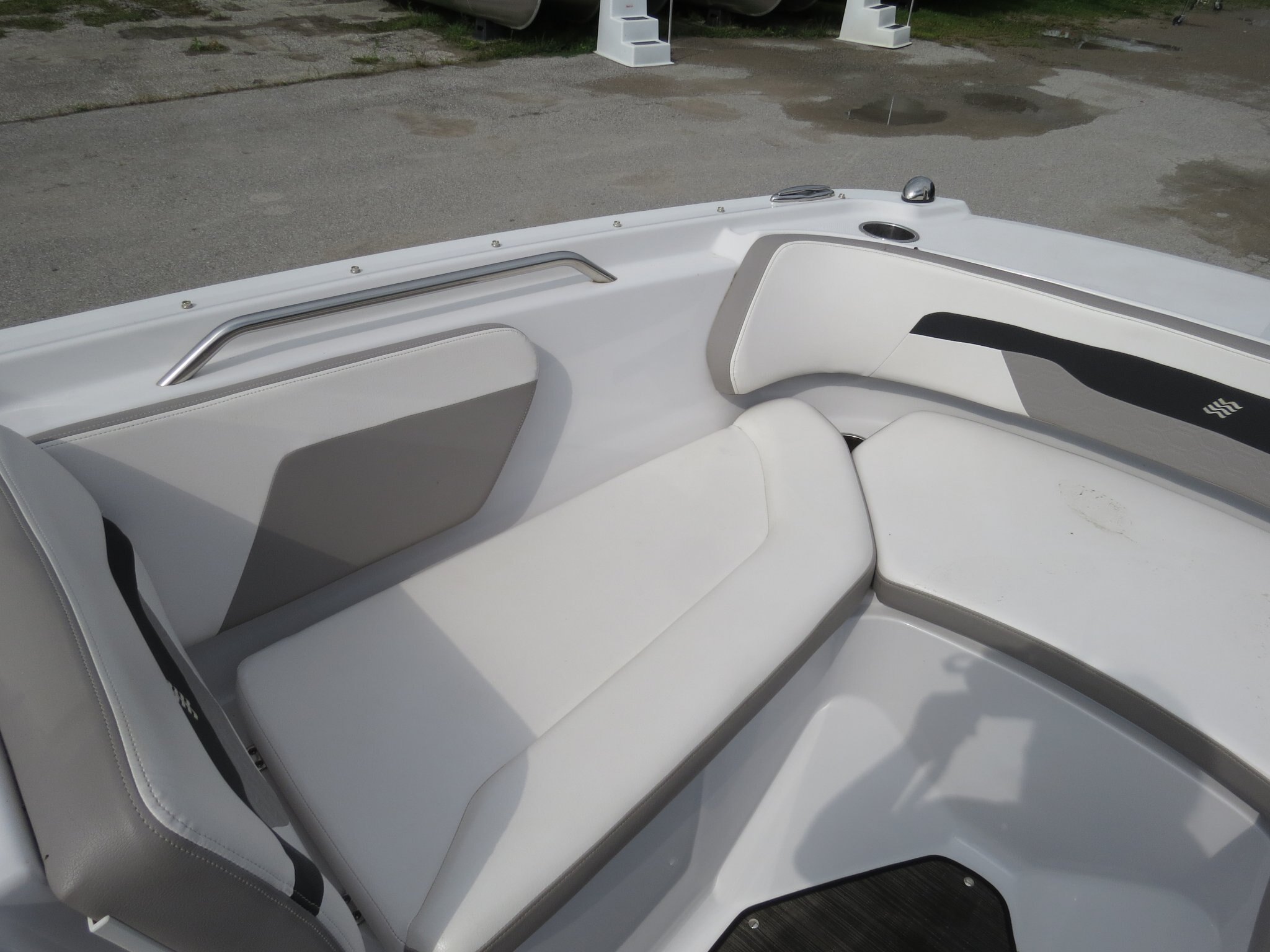 2018 FOUR WINNS HD200