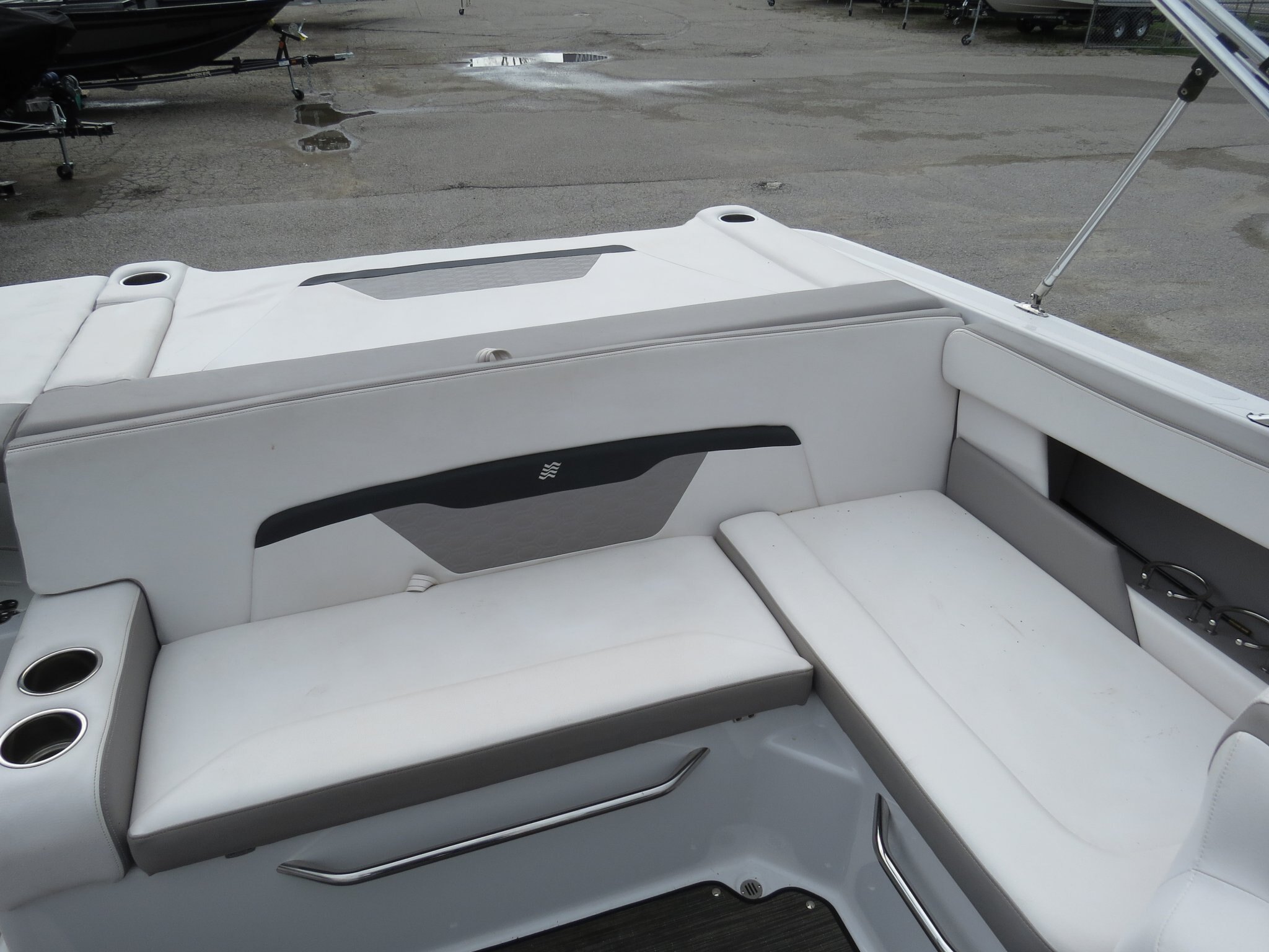2018 FOUR WINNS HD200