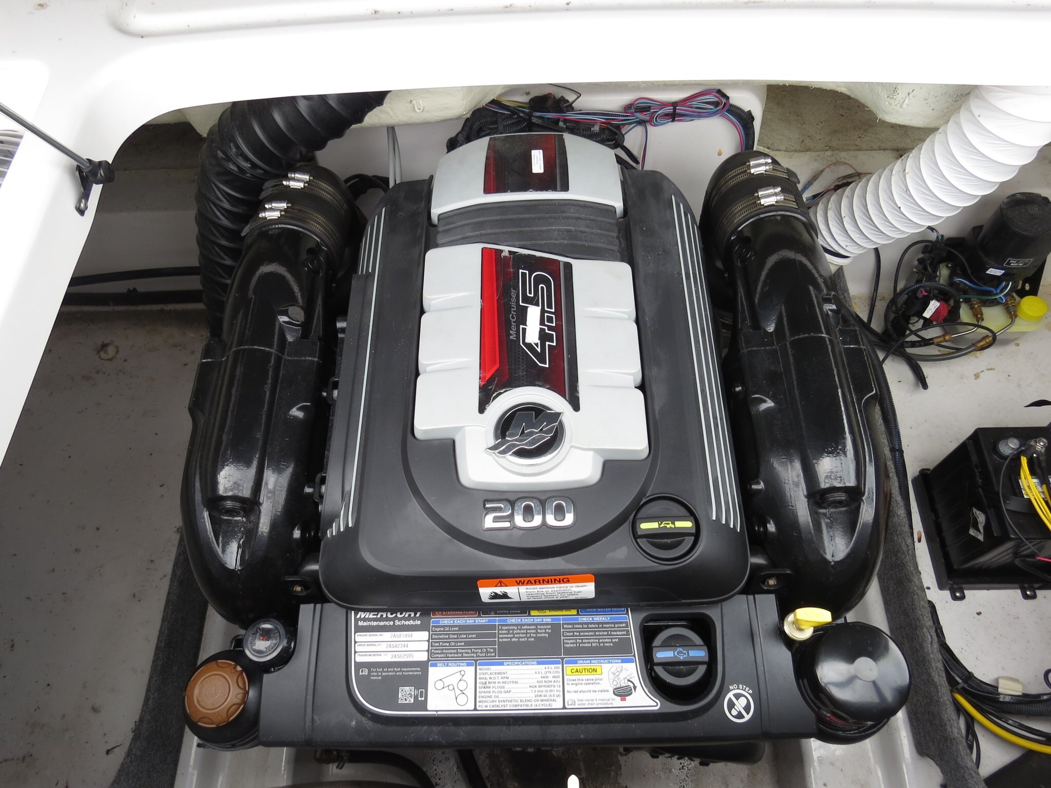 2018 FOUR WINNS HD200