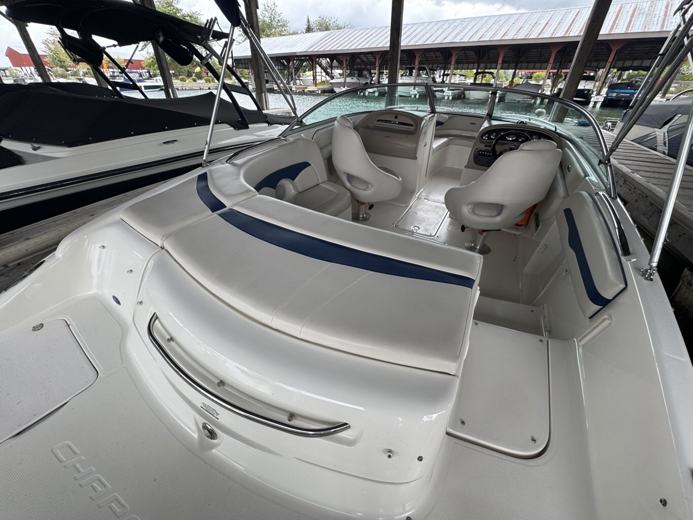 2003 Chaparral 220 SSI