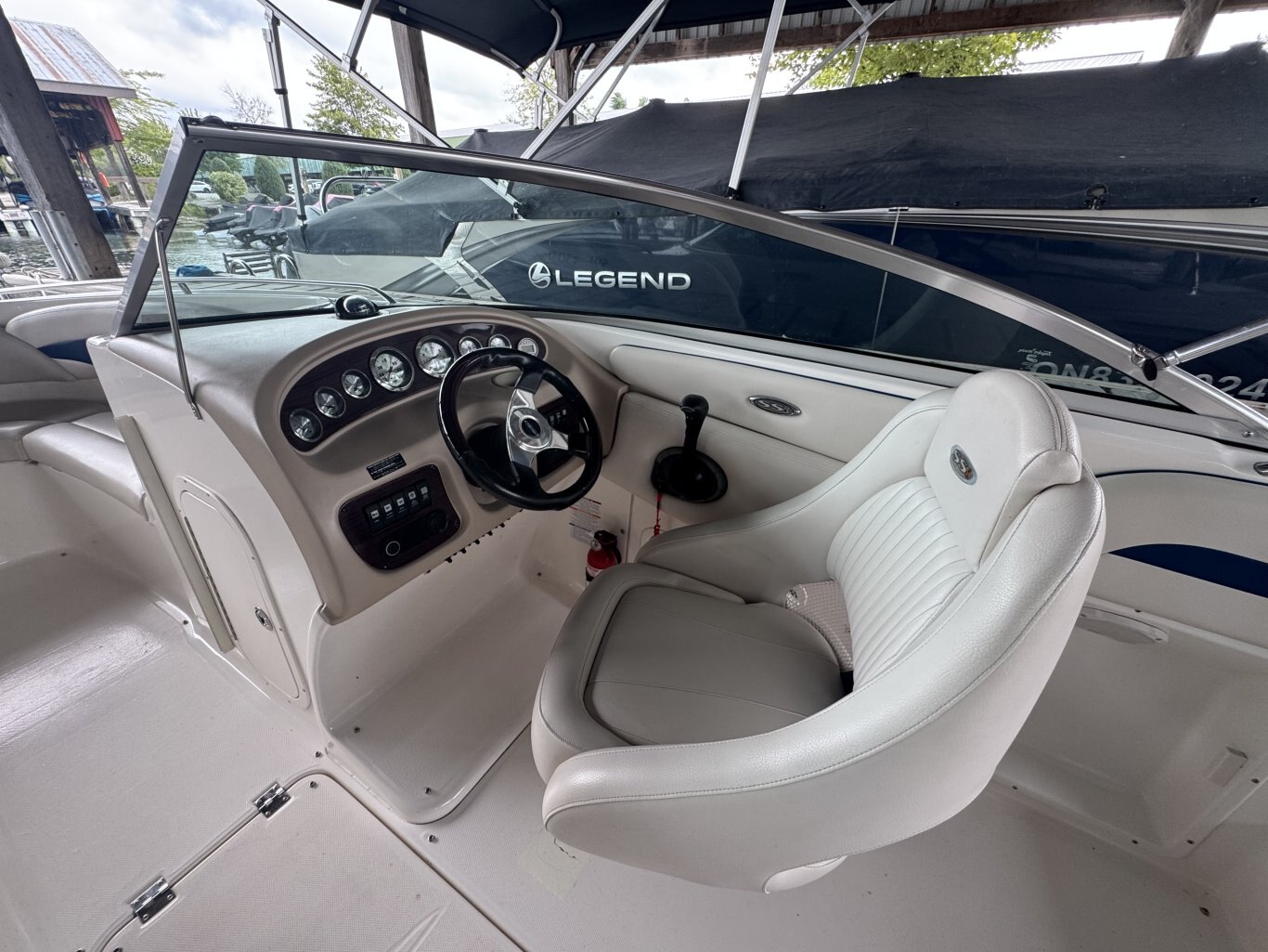 2003 Chaparral 220 SSI