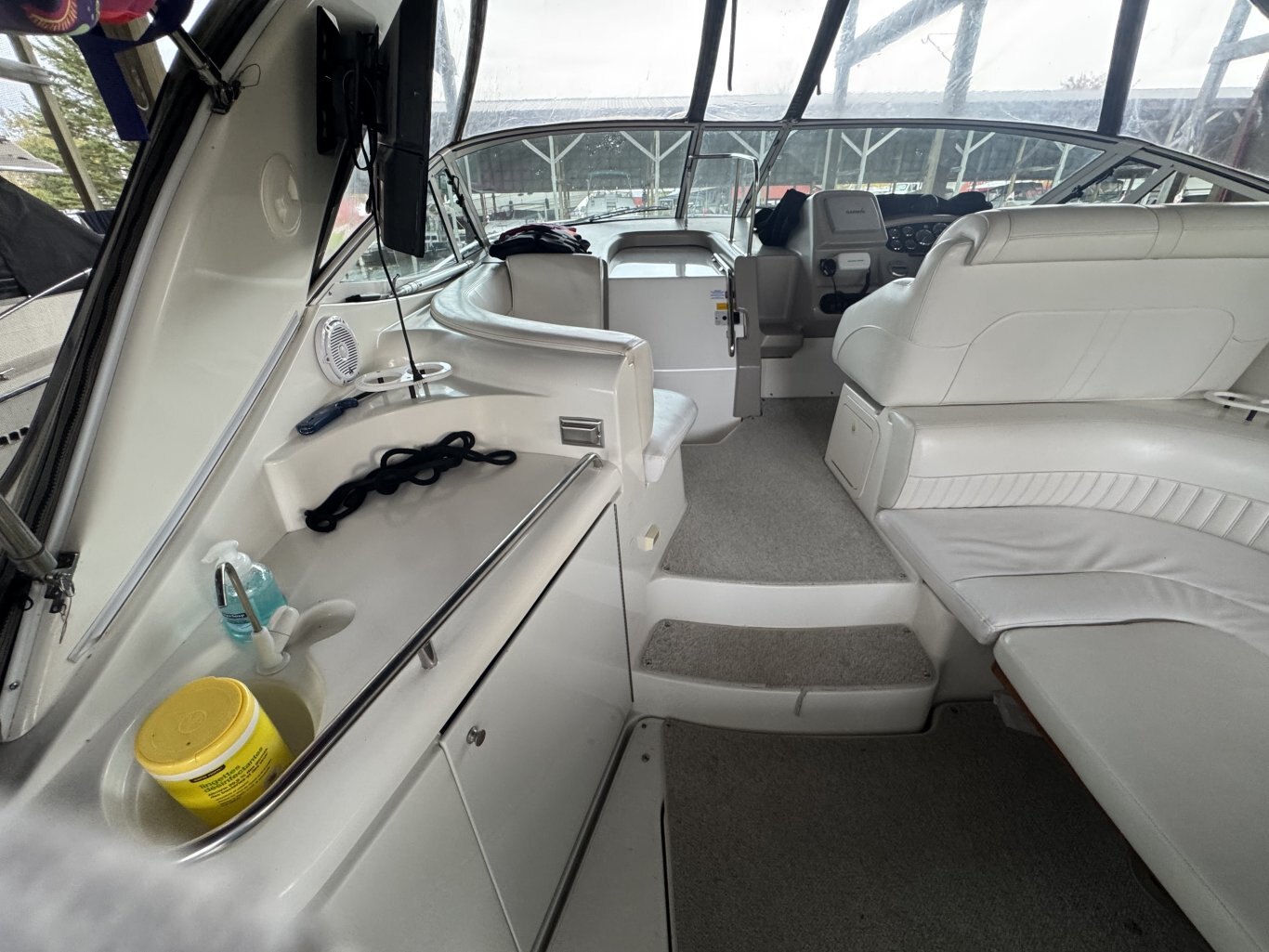 2001 Cruisers Yachts 3470 Express