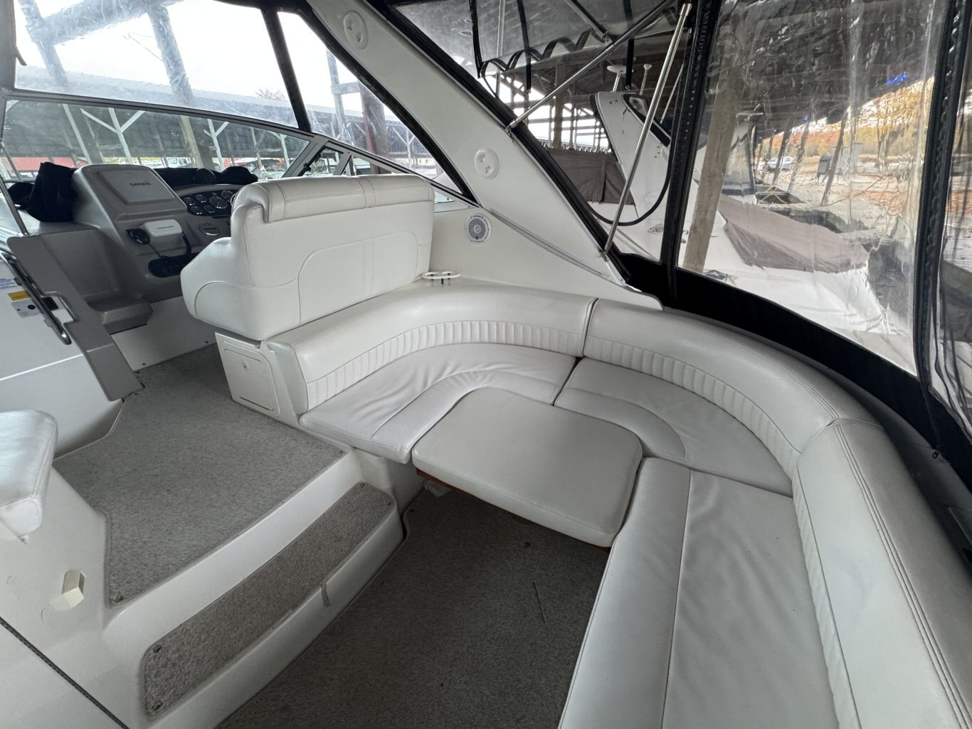 2001 Cruisers Yachts 3470 Express