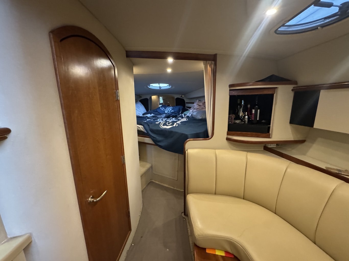 2001 Cruisers Yachts 3470 Express