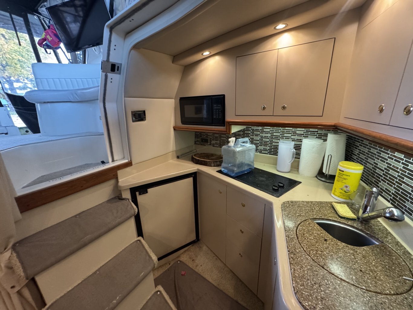 2001 Cruisers Yachts 3470 Express