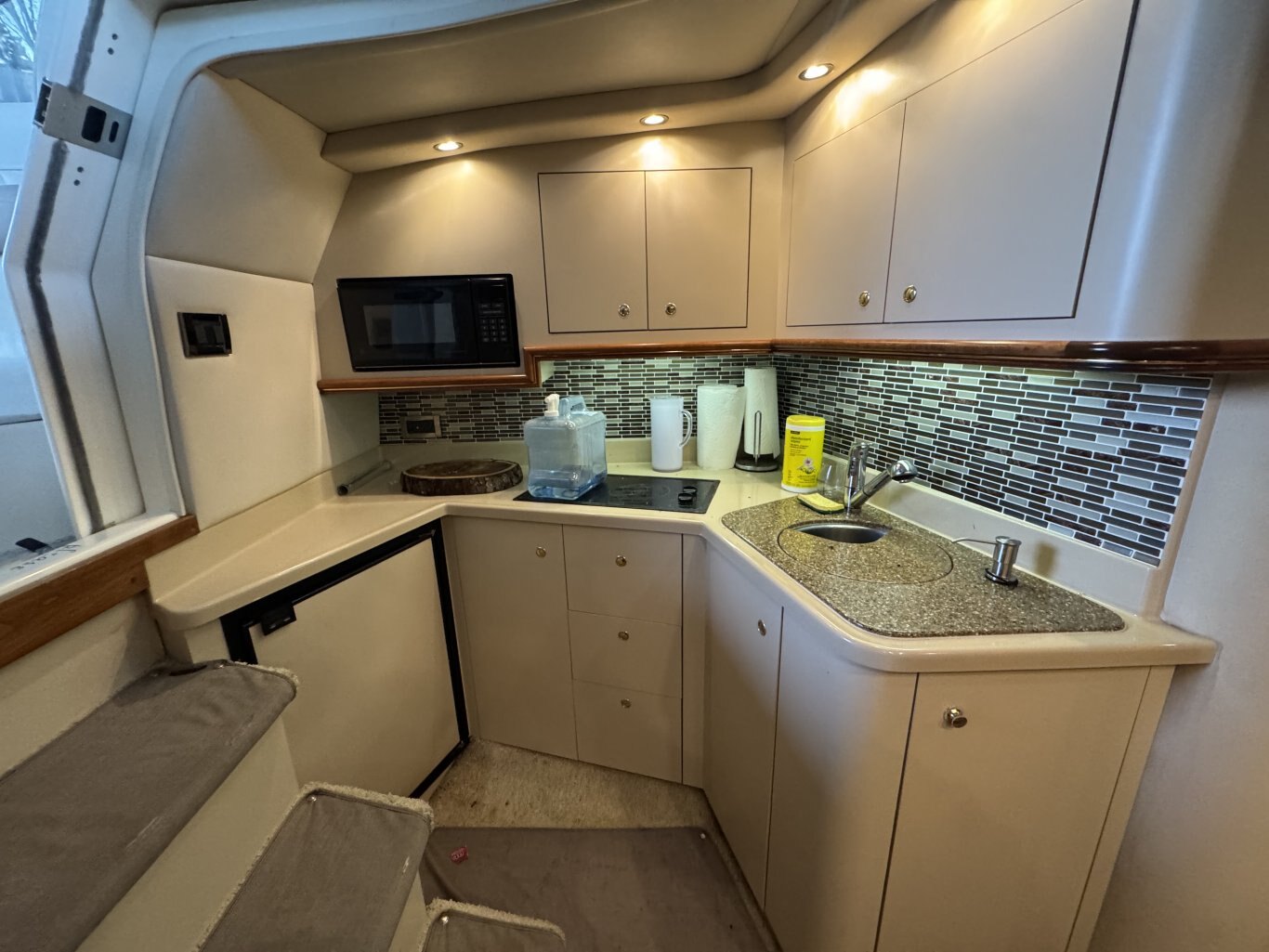 2001 Cruisers Yachts 3470 Express