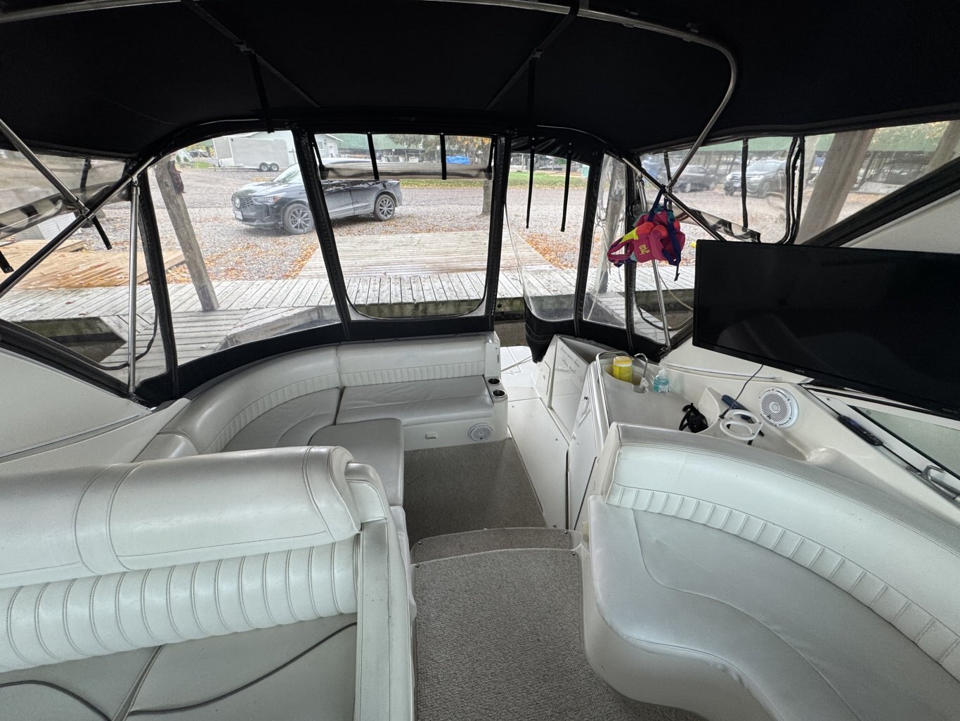 2001 Cruisers Yachts 3470 Express