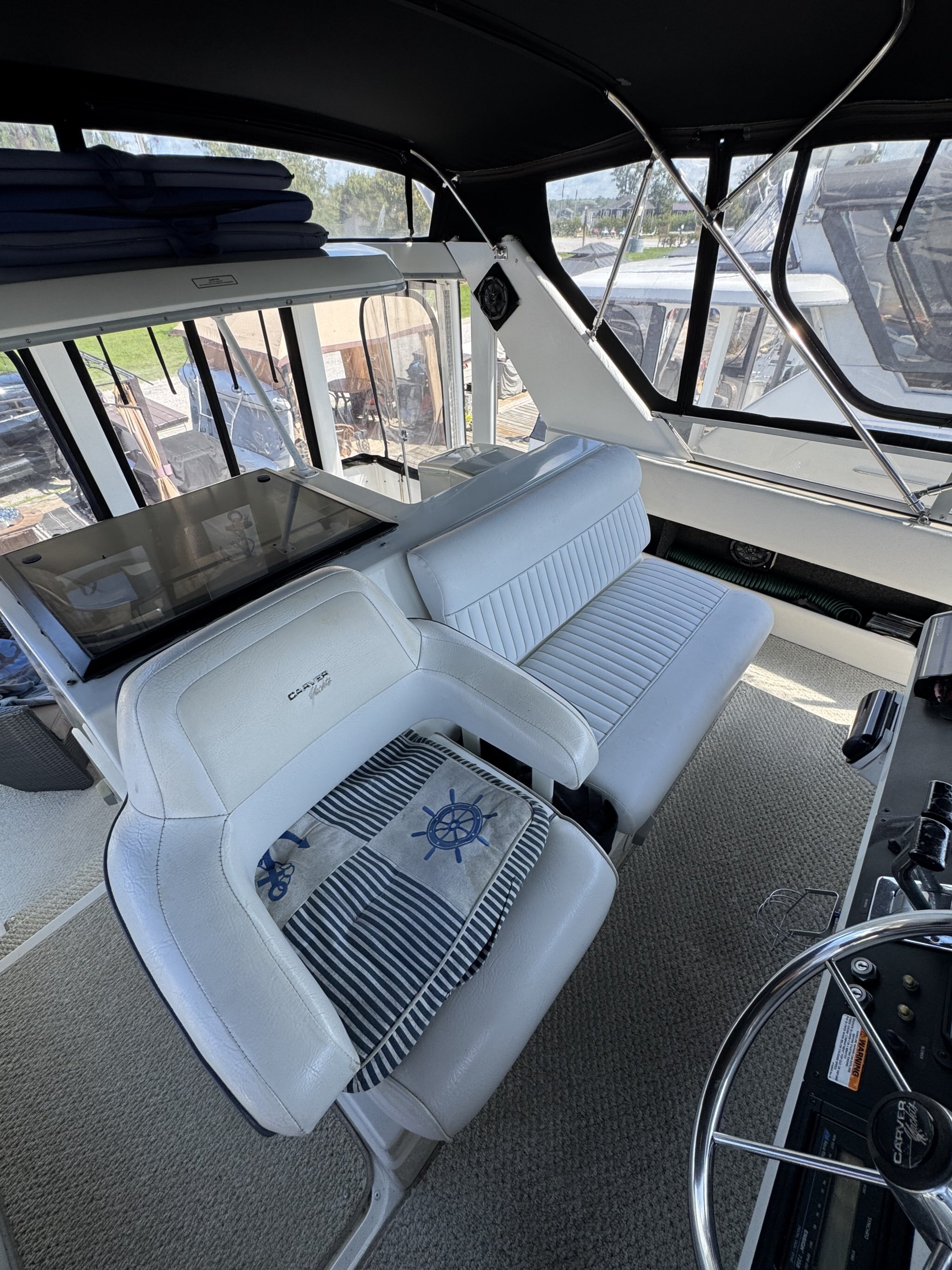 1993 Carver 370 Aft Cabin