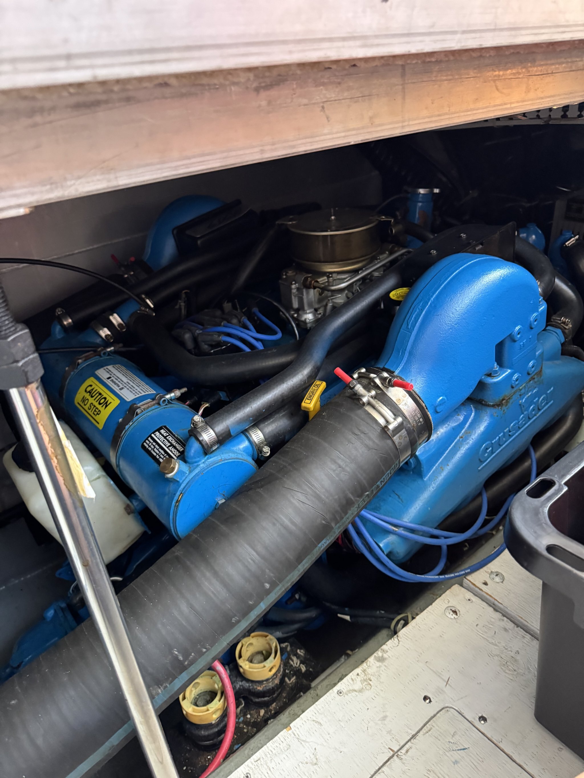 1993 Carver 370 Aft Cabin