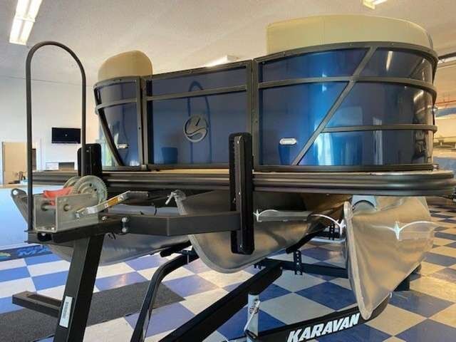2022 Legend E Series 23 Lounge $149/week Endless Leisure, Float in Style!