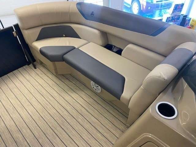 2022 Legend E Series 23 Lounge $149/week Endless Leisure, Float in Style!