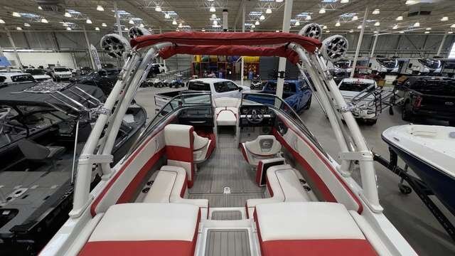 2021 Crownline 240 SS Surf $168/week Enjoy Lake Days Now!