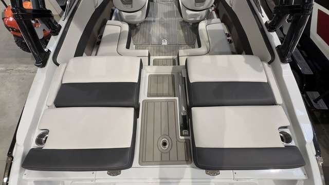 2022 Crownline 240 SS Surf $258/week Phenomenal Surf, Unmatched Design!