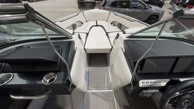 2022 Crownline 240 SS Surf $258/week Phenomenal Surf, Unmatched Design!