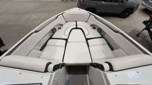 2022 Crownline 240 SS Surf $258/week Phenomenal Surf, Unmatched Design!