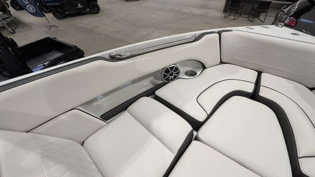 2022 Crownline 240 SS Surf $258/week Phenomenal Surf, Unmatched Design!