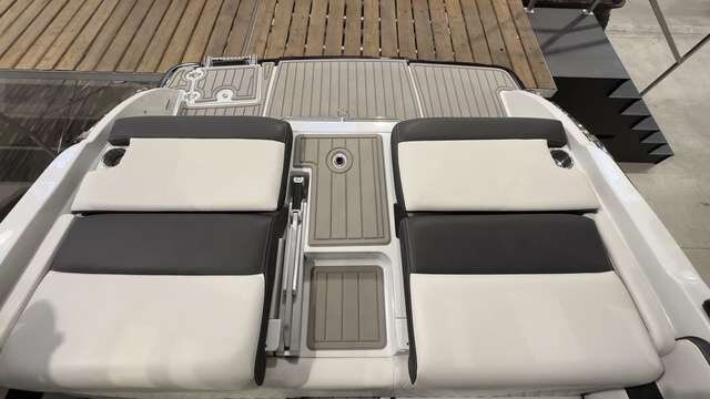 2022 Crownline 240 SS Surf $258/week Phenomenal Surf, Unmatched Design!