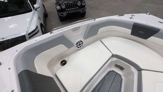 2022 Chaparral 23 SSI $227/week Premium Design, Peak Experience!