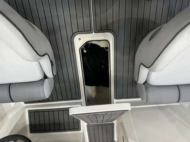 2023 Bayliner VR4 Bowrider Outboard $115/week Fun, Fast & Family Ready