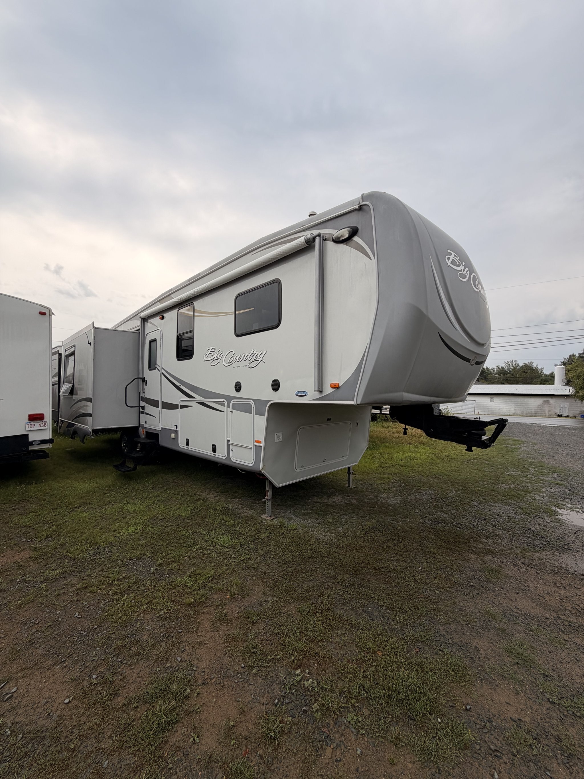 2011 HEARTLAND BIG COUNTRY 3250TS