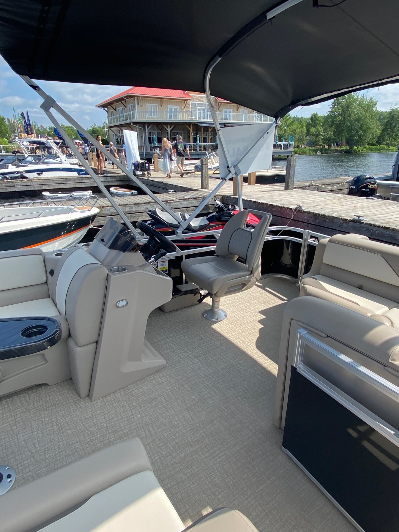 2024 Legend Q Series LE 17 Cottage