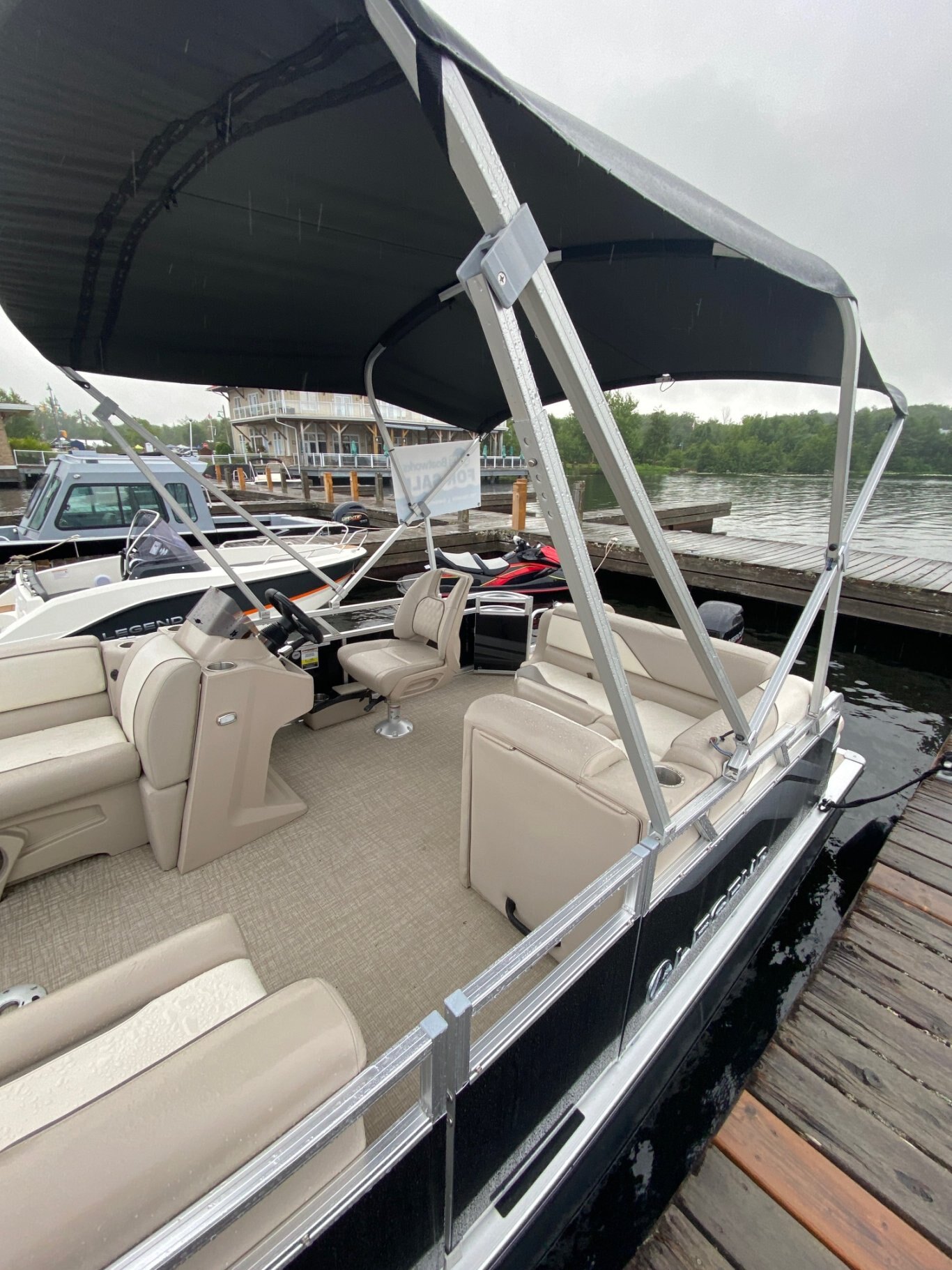 2024 Legend Q Series LE 17 Cottage