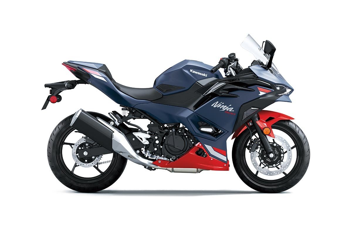 2026 Kawasaki NINJA 500 SE Metallic Matte Twilight Blue / Candy Persimmon Red