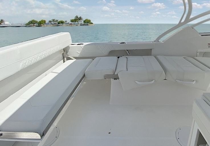 2026 EdgeWater 248CX Crossover Series