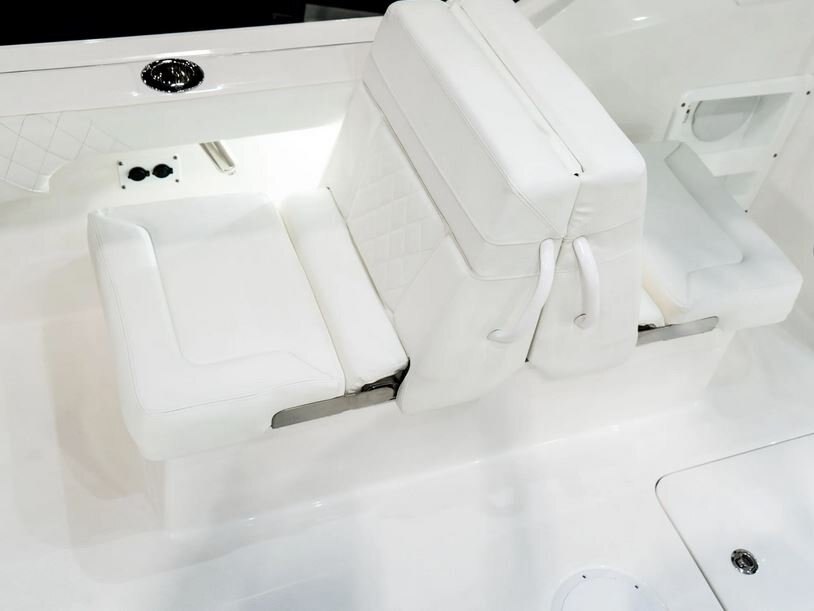 2026 EdgeWater 248CX Crossover Series