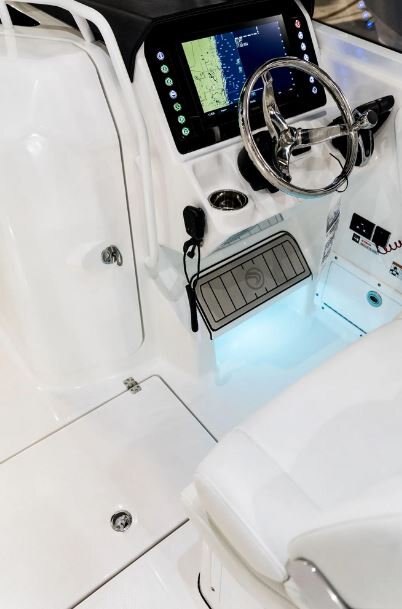 2026 EdgeWater 262CX Crossover Series