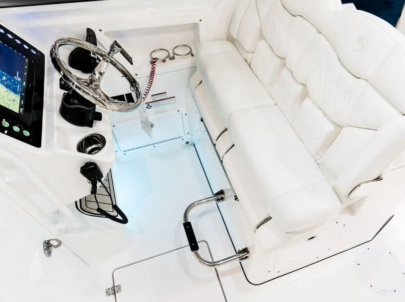 2026 EdgeWater 262CX Crossover Series