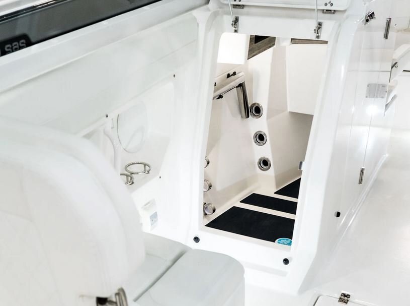 2026 EdgeWater 262CX Crossover Series