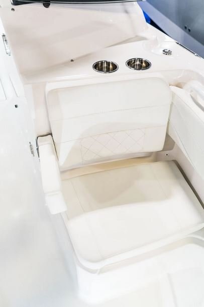 2026 EdgeWater 262CX Crossover Series