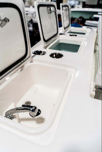 2026 EdgeWater 280CX Crossover Series